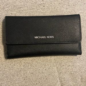 Michael Kors tri-fold Wallet in Black
